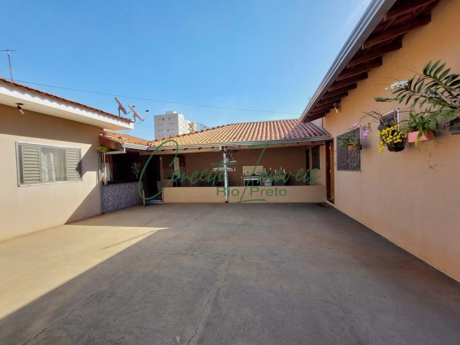 Casa com Edícula para venda, com 4 dormitórios, 4 banheiros,